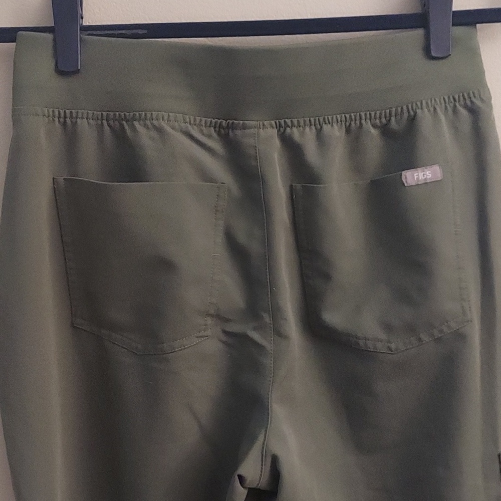 FIGS Army Green Zamora Jogger Scrub Pants - Picture 11 of 15